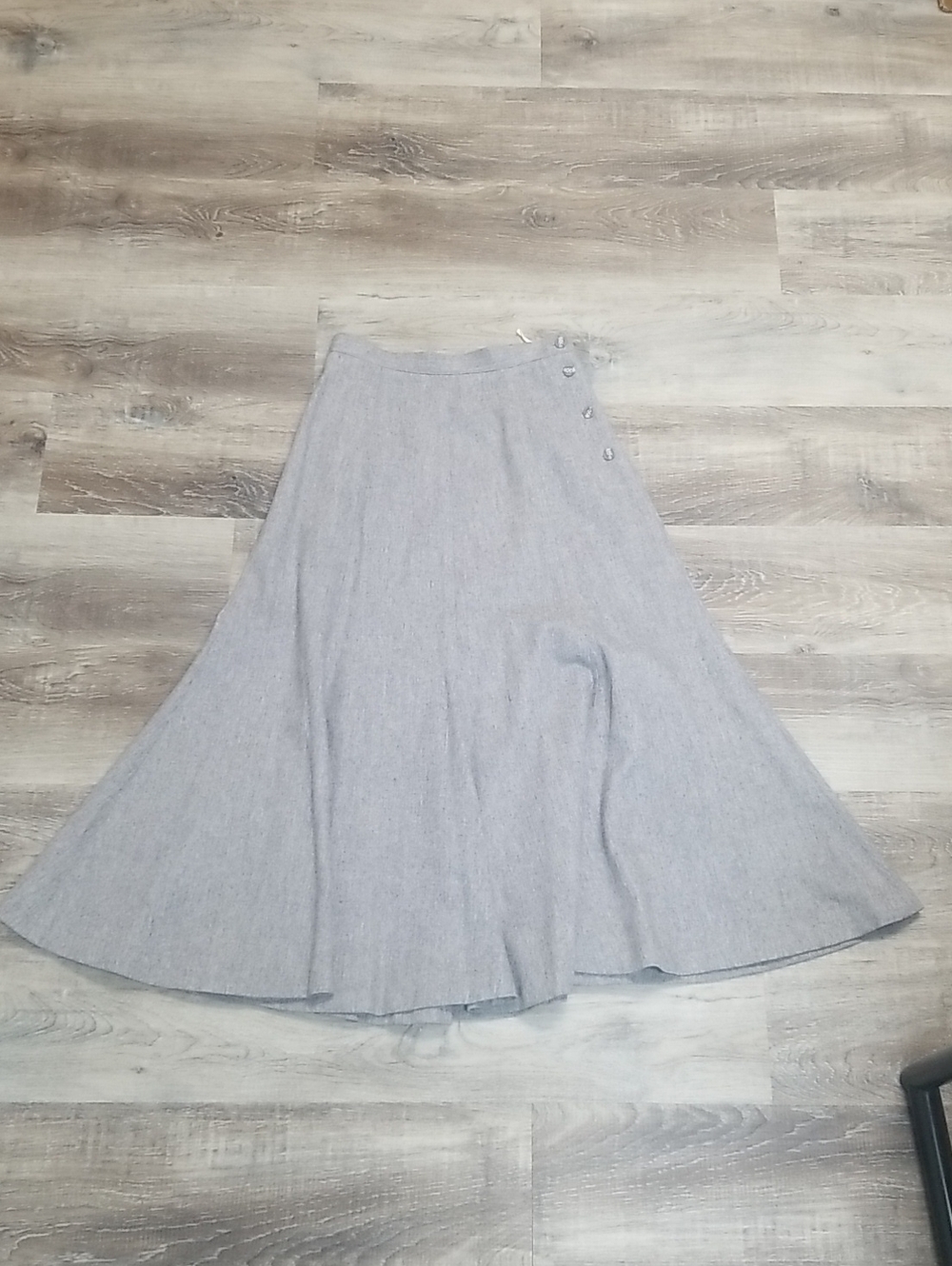 Vintage Liz Claiborne Light Gray Wool Fit and Flare skirt